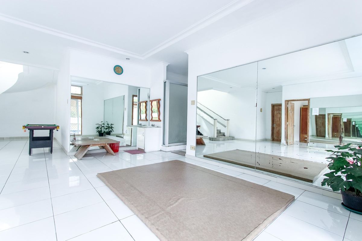 white interior theme